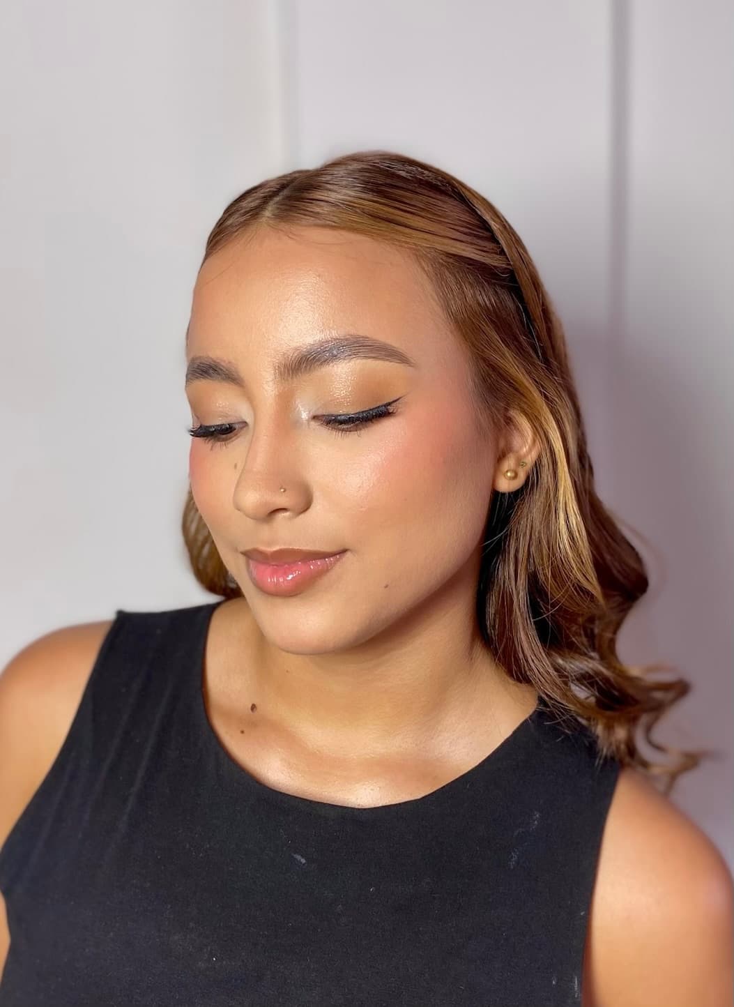 Maquillaje y peinado social
