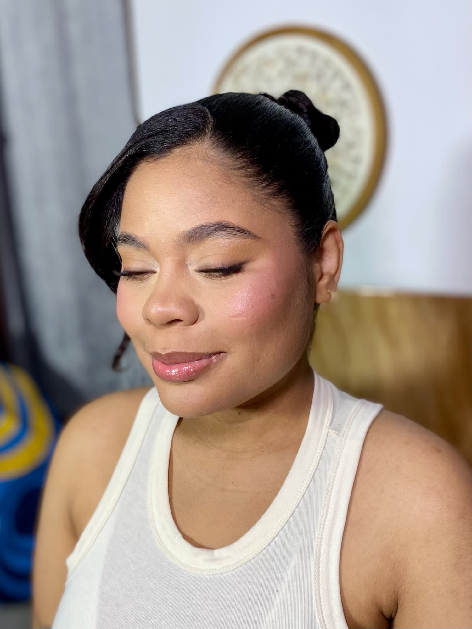 Maquillaje y peinado social