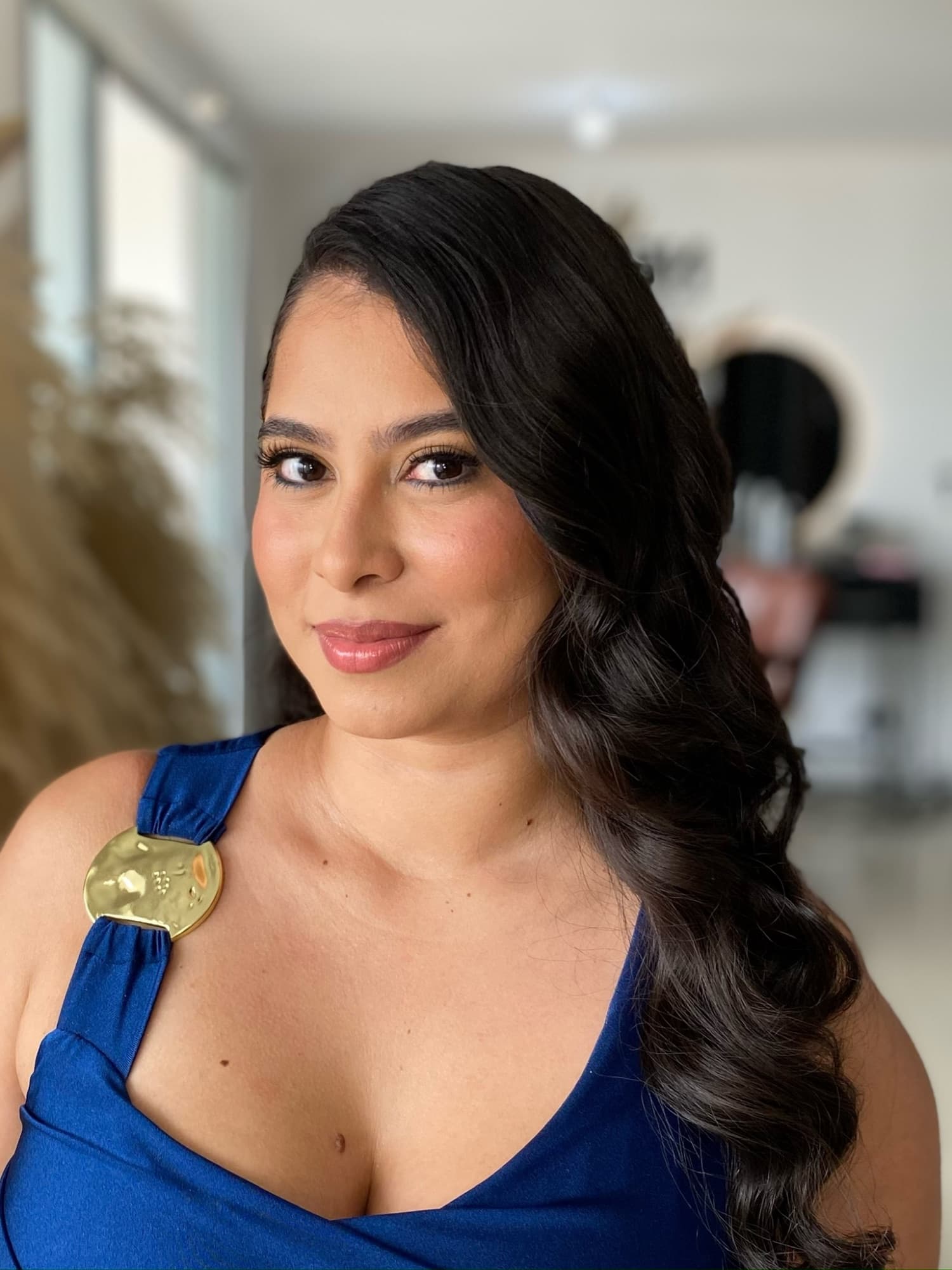 Maquillaje y peinado social